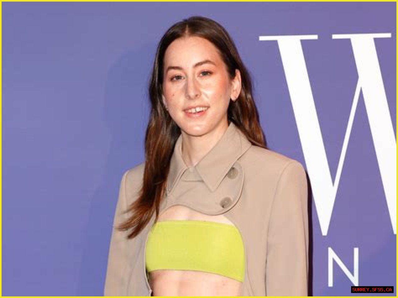 Alana Haim says orthodontists send her unsolicited DMs about her teeth